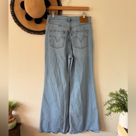 Levi's Premium Ribcage Bell Jeans Wide Leg Flare Size 30 - Picture 7 of 16